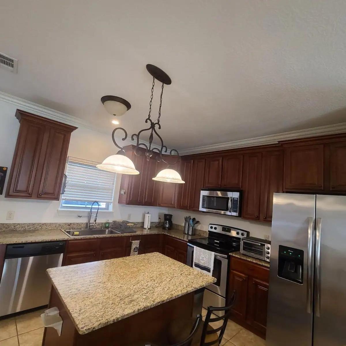 レイクチャールズ Cozy Townhouse Near Casinos & Prien Lake Parkヴィラ エクステリア 写真
